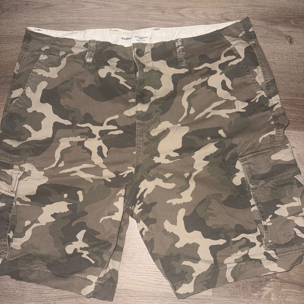 Old Navy Camouflage Cargo Pants size 40